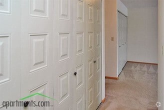 Closet - Ponds of Edina