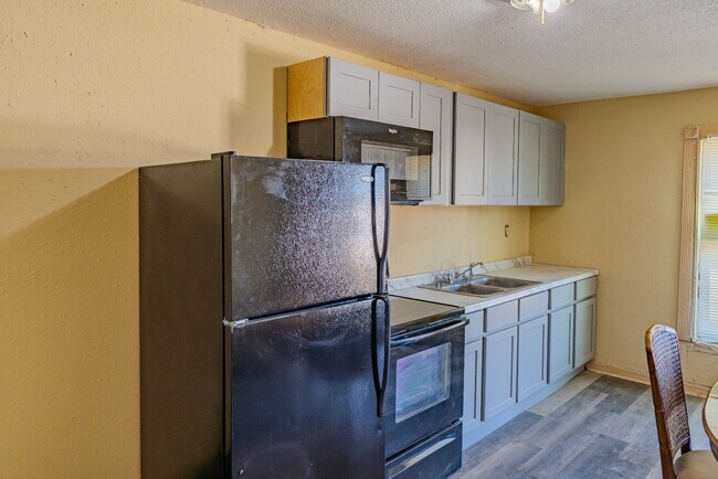 Building Photo - 804 M.L.K. Blvd NE