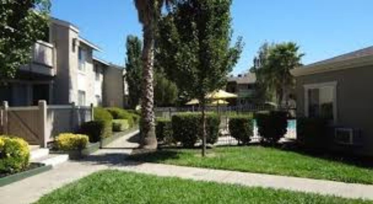 Foto del edificio - SPECIAL 1/2 FIRST MONTHS RENT! Beautiful 2...