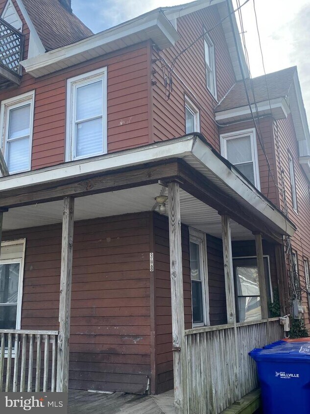 Primary Photo - 308-310 S 5th St