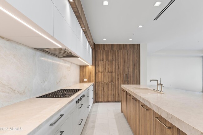 Foto del edificio - 6587 N Palmeraie Blvd