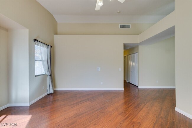 Foto del edificio - 7450 S Eastern Ave