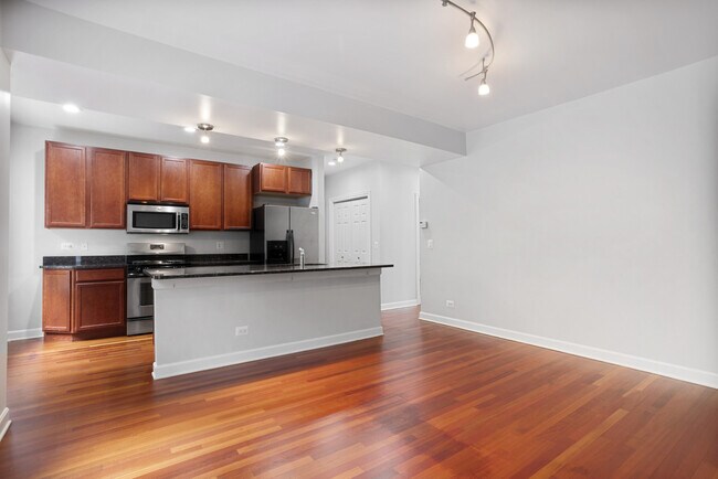 Foto del edificio - 7361 N Ashland Blvd