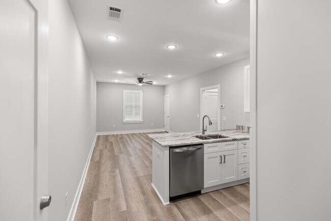 Foto del edificio - 305 Okaloosa Ave