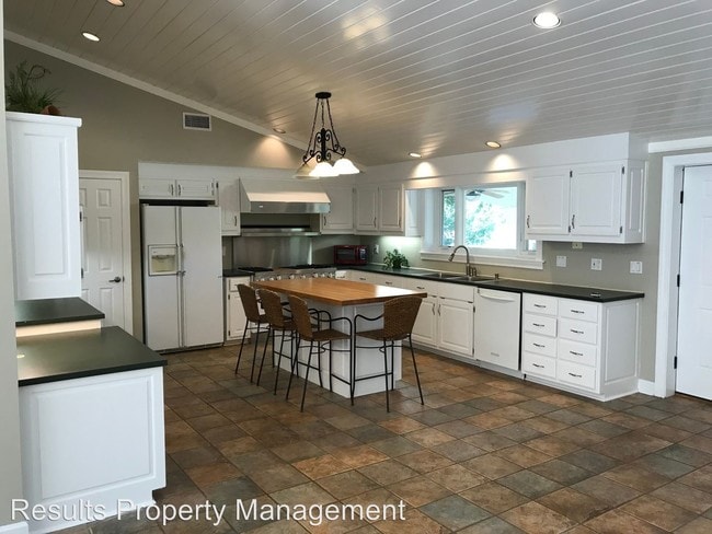 Building Photo - 4 br, 3 bath House - 4417 West Point Rd