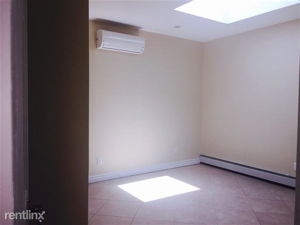 Building Photo - 2021 Steinway St