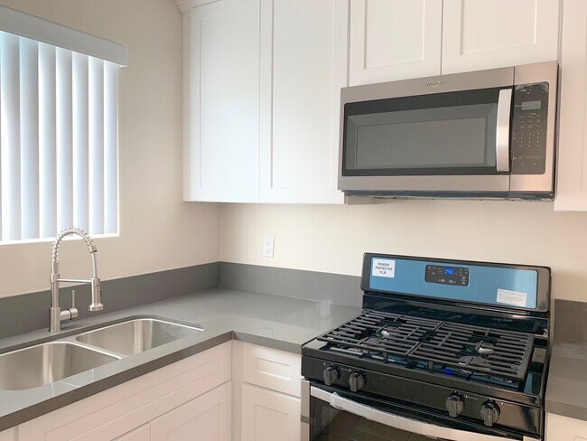 Foto del edificio - 6735 Whitsett Ave