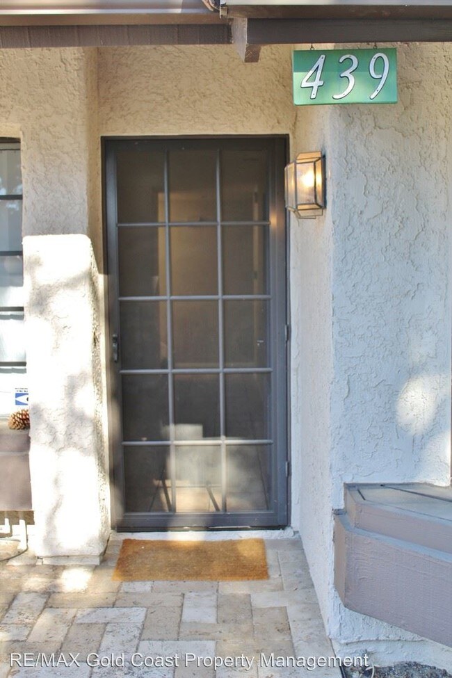 Building Photo - 439 Las Palomas Dr