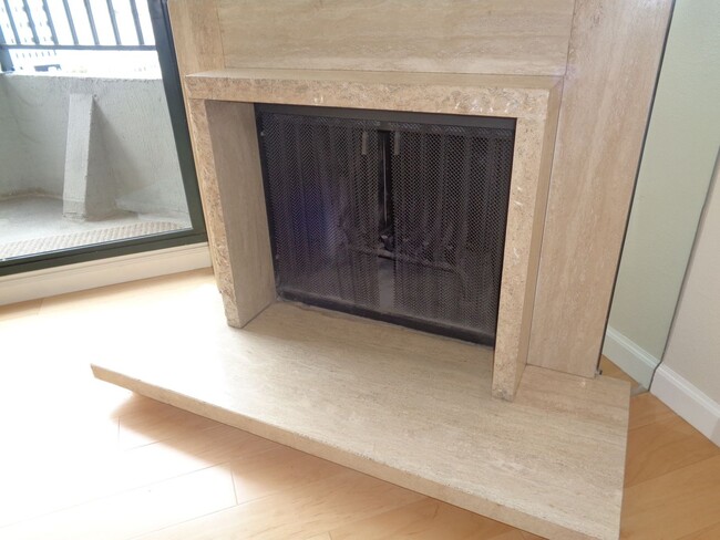Building Photo - 601