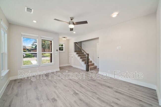 Building Photo - 6506 Park Pl Dr