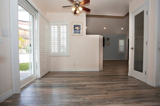 Dining area - 26031 Clifden Ct