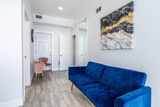 Building Photo - 4501 Loring Pl