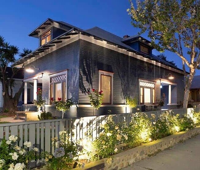 Foto del edificio - 291 S Glassell St