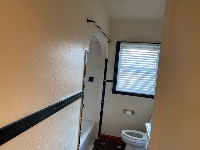 Bathroom - 528 Fulton Ave