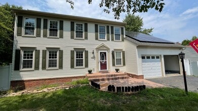 Building Photo - 31 Ballantrae Ct
