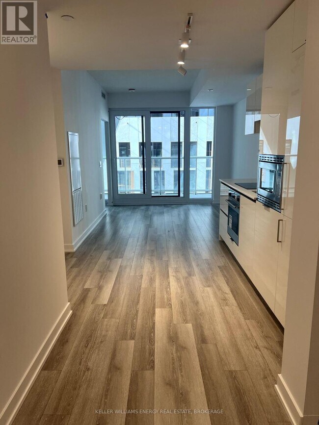 Photo du bâtiment - 230-1230 Simcoe St