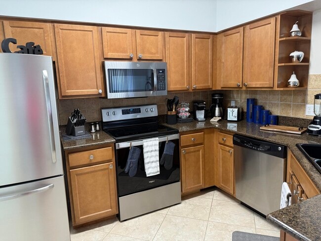 Building Photo - 3106 Myrtlewood Cir E