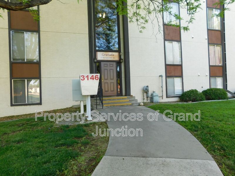 Primary Photo - 3146 Lakeside Drive