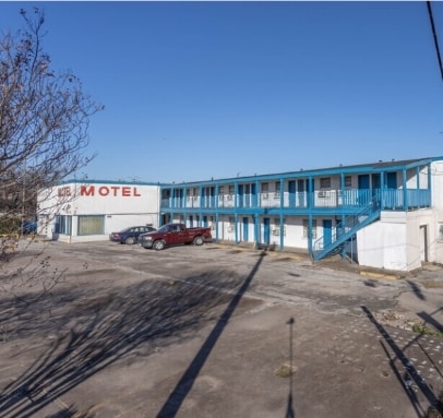 Building Photo - 711 Pasadena Fwy