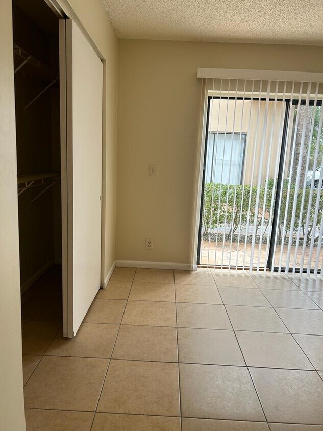 Primary Photo - 10918 Royal Palm Blvd