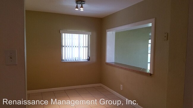 Building Photo - 2 br, 1 bath House - 5208 NE 1st Terrace