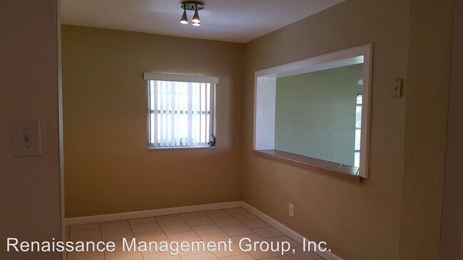 Foto del edificio - 2 br, 1 bath House - 5208 NE 1st Terrace