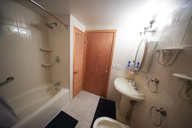 Photo - 14 Amory St Apartment