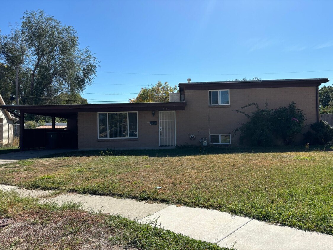 Foto principal - Spacious Home At End Of Quite Cul-De-Sac W...