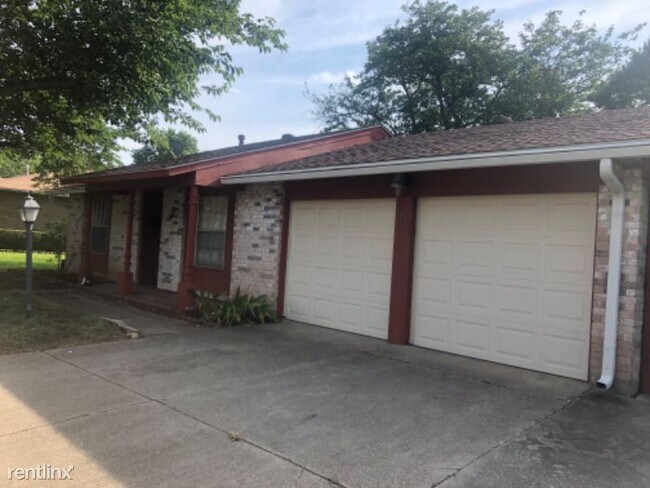 Building Photo - 4 br, 2 bath House - 303 Carter Dr