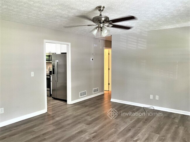Building Photo - 5415 Mercedes Dr