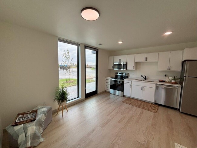 Building Photo - Sioux Village