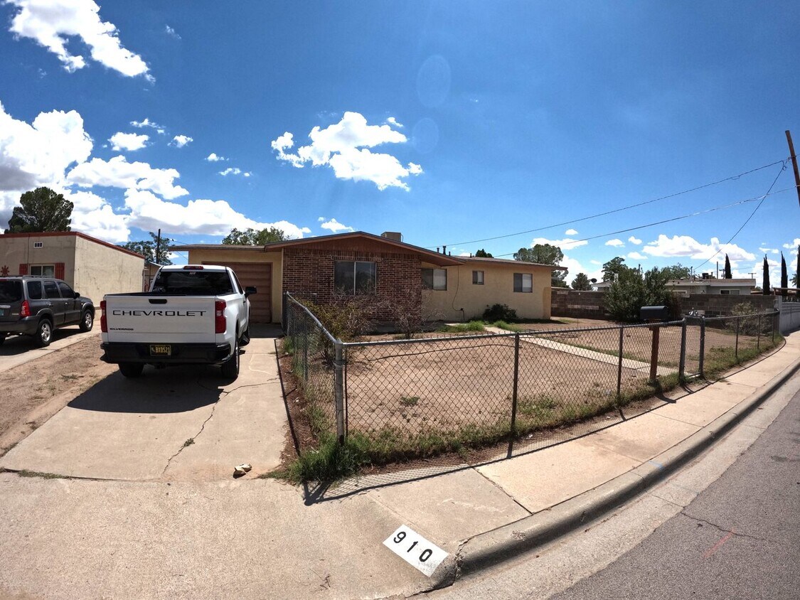 910 E Mulberry Ave, Las Cruces, NM 88001 House Rental in Las Cruces