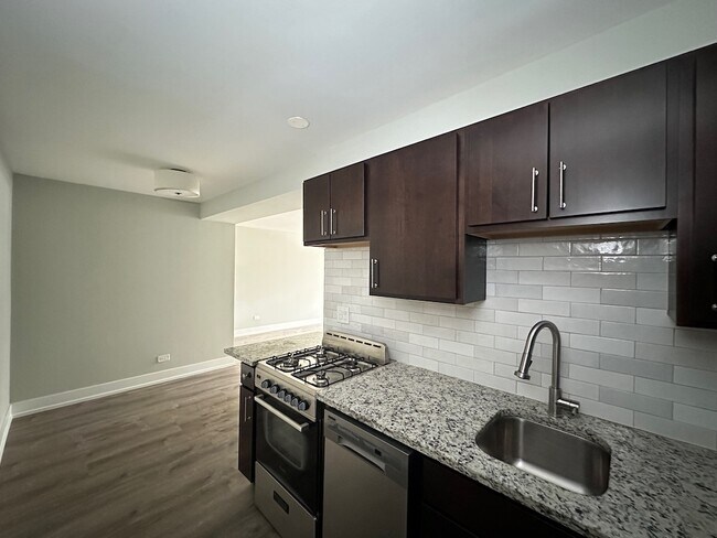 Building Photo - 448 W Barry Ave