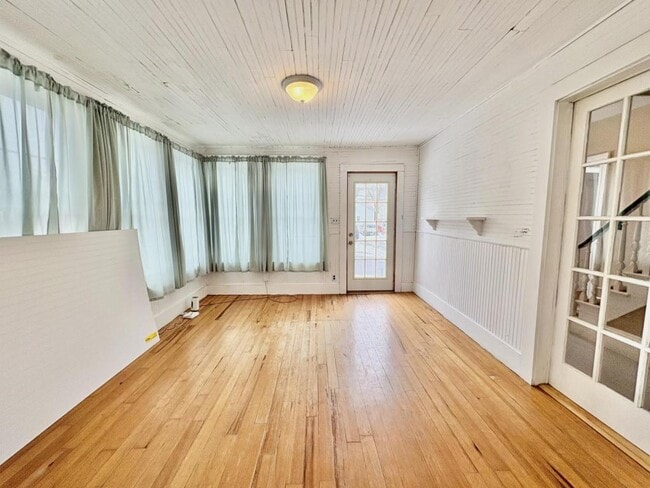 Foto del edificio - 14 Maple St