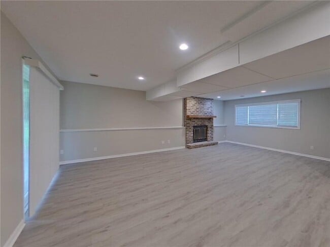 Building Photo - 12015 60th Pl N