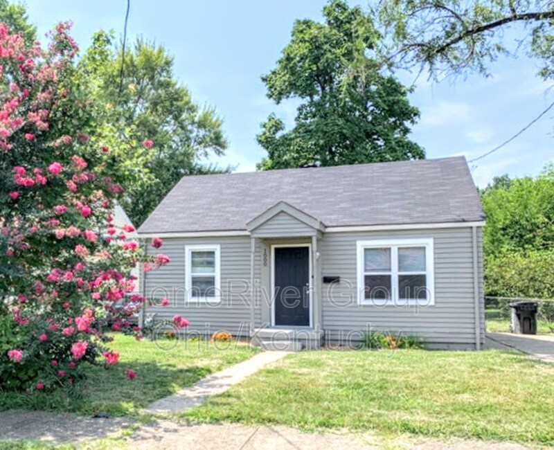 Primary Photo - 1000 S 39th St