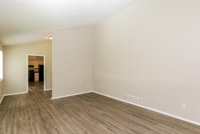 Building Photo - 2810 Swansea Ct