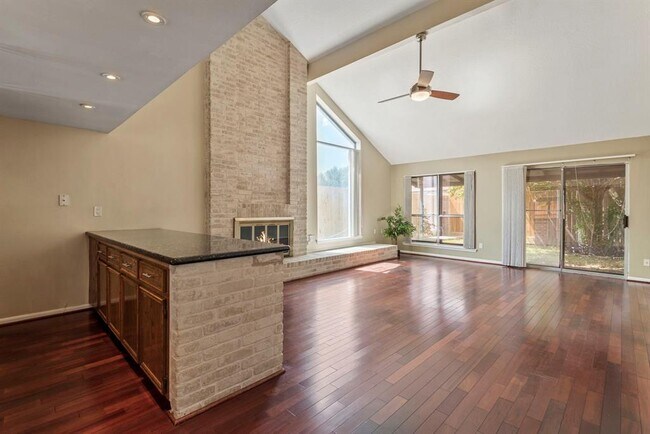 Building Photo - 3218 Freshmeadows Dr