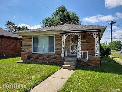 Primary Photo - 3 br, 3 bath House - 20235 Strathmoor St