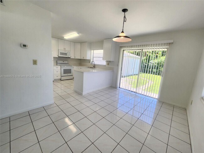 Foto del edificio - 18637 SW 100th Ave