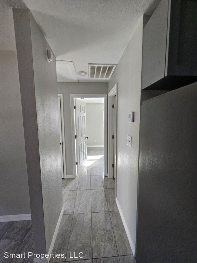 Building Photo - 2 br, 1 bath House - 212 S 3rd St