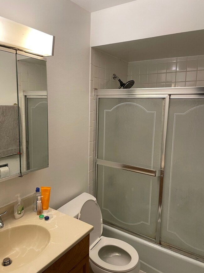 718 Cobblestone Cir Unit C, Glenview, IL 60025 Condo for Rent in