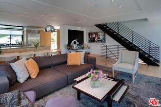 Building Photo - 2726 Montana Ave