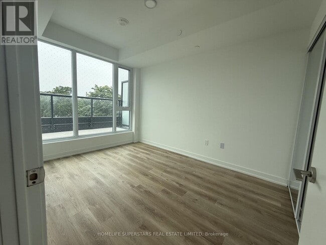 Building Photo - 6 Chartwell Rd