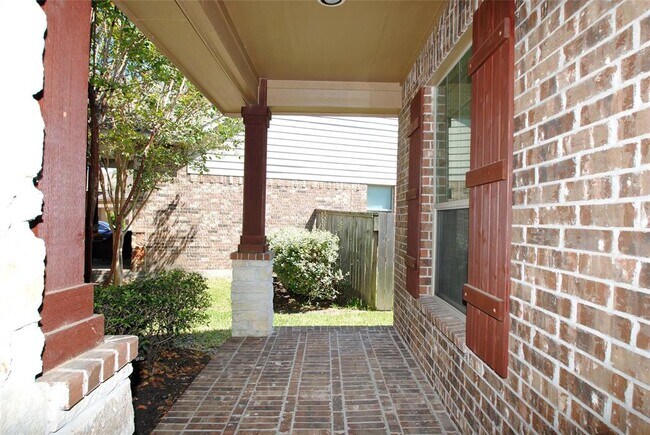Building Photo - 12206 Cove Bluff Ct