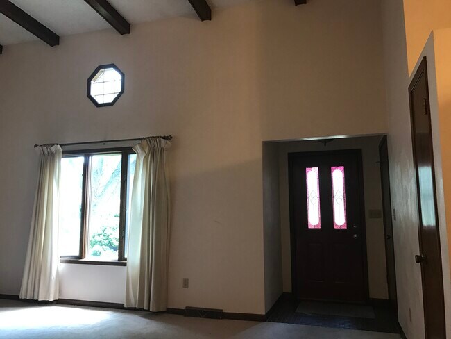 Foto del edificio - 1458 Eastview Dr
