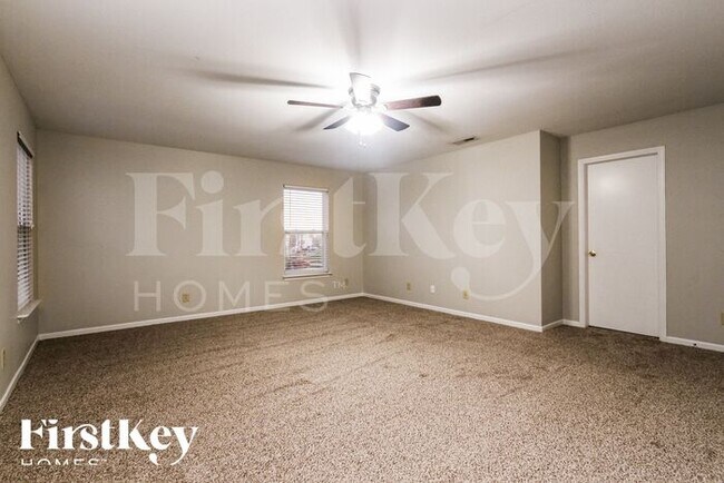 Foto del edificio - 807 Brookshire Dr