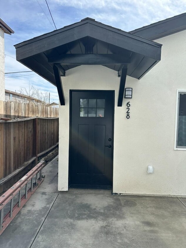 626 W 54th St - 626 W 54th St