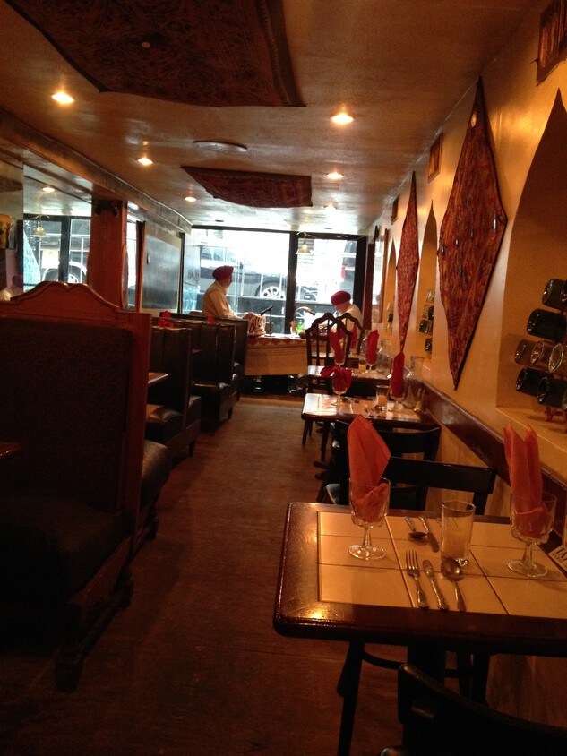 Foto del edificio - 310 E 6th St