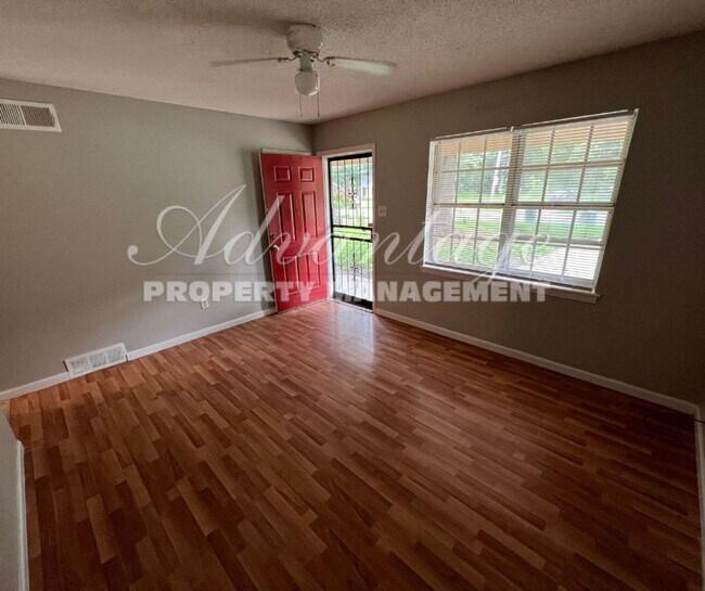 Building Photo - Nice Home in Frayser